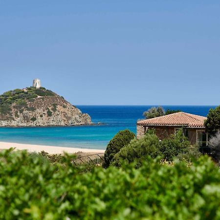 Baia Di Chia Resort Sardinia, Curio Collection By Hilton 外观 照片